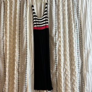 Maxi dress, size small